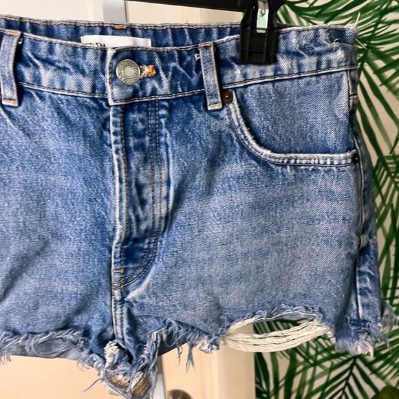 Zara Distressed Denim Cutoff Jeans Shorts Size 6 - Picture 2 of 8